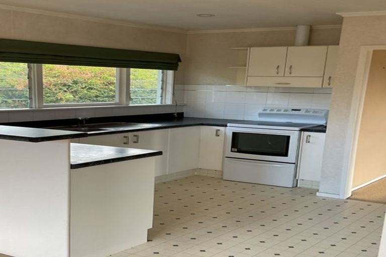 Photo of property in 64 Taikata Road, Te Atatu Peninsula, Auckland, 0610