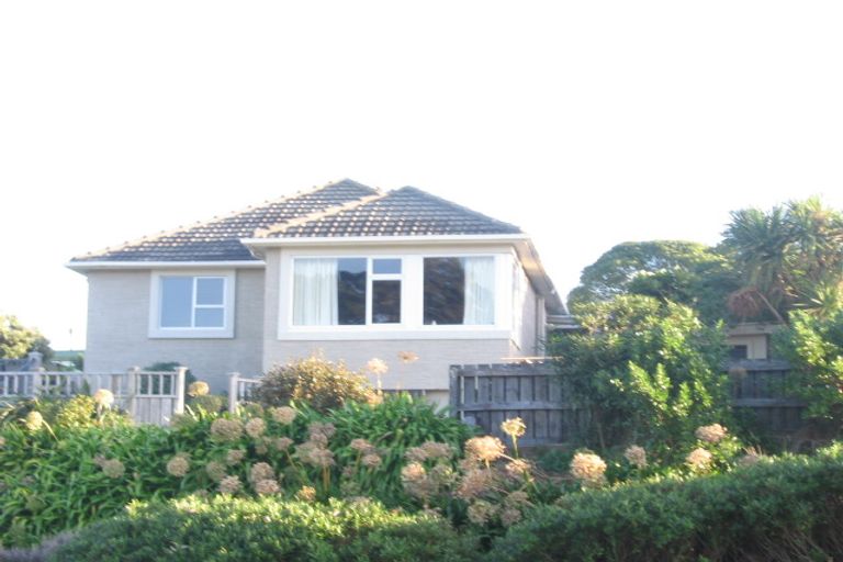 Photo of property in 140 Main Road, Titahi Bay, Porirua, 5022
