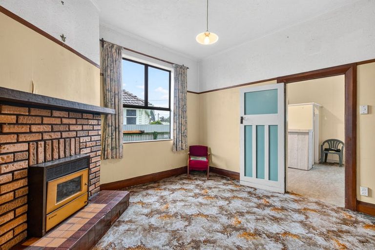 Photo of property in 16 Hessey Street, Masterton, 5810
