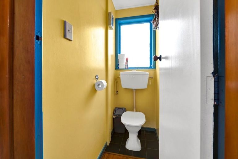 Photo of property in 34 Endeavour Street, Marfell, New Plymouth, 4310