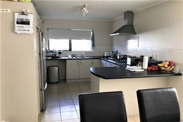 Photo of property in 38e Crossandra Drive, Mangere, Auckland, 2022