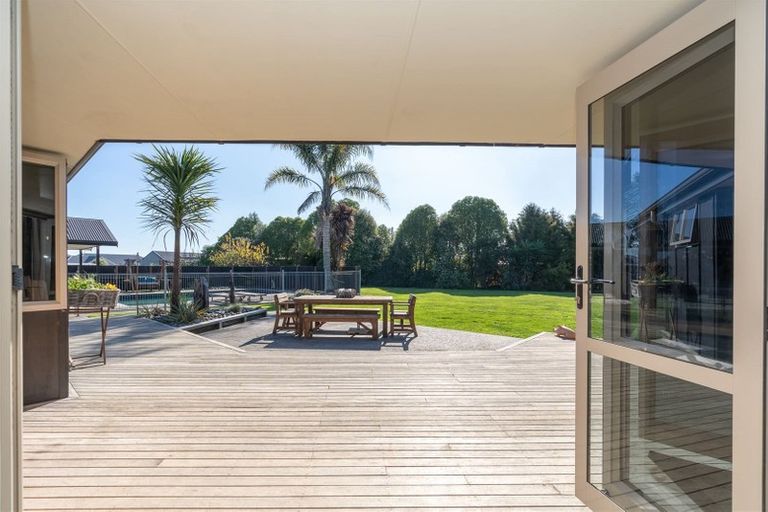 Photo of property in 61a Saint Kilda Road, Cambridge, 3434