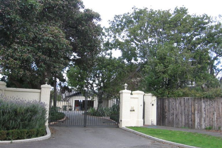 Photo of property in 32 Alan Street, Palmerston North, 4414