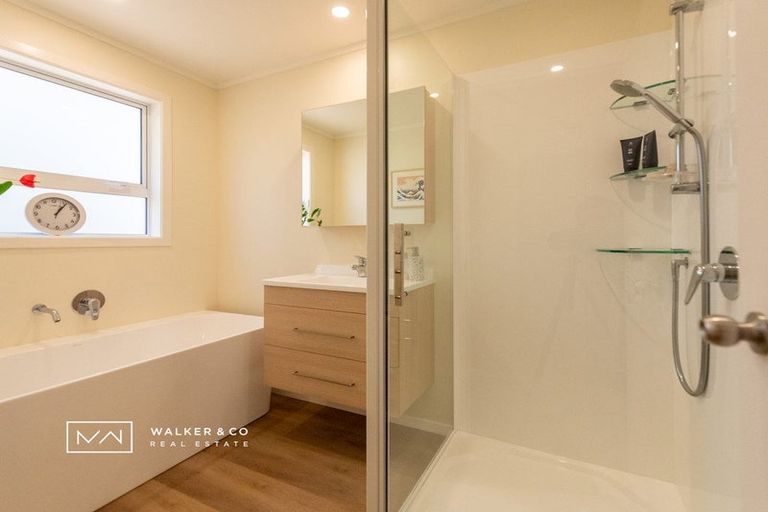 Photo of property in 40 Larchmont Grove, Totara Park, Upper Hutt, 5018