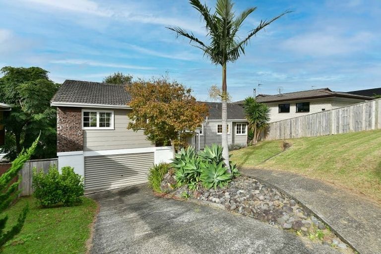 Photo of property in 17 Stapleford Crescent, Browns Bay, Auckland, 0630