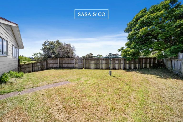 Photo of property in 2/6 Bundena Place, Clendon Park, Auckland, 2103