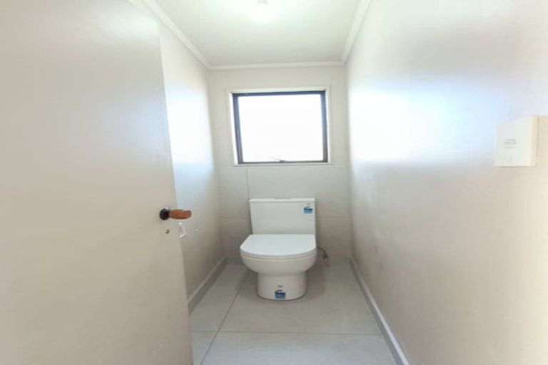 Photo of property in 2/15 Trimdon Street, Randwick Park, Auckland, 2105