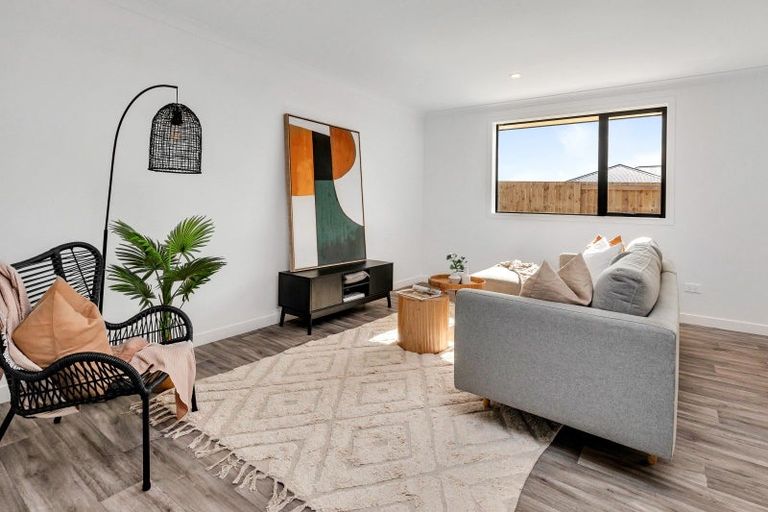 Photo of property in 55 Te Taniwha Road, One Tree Point, 0118