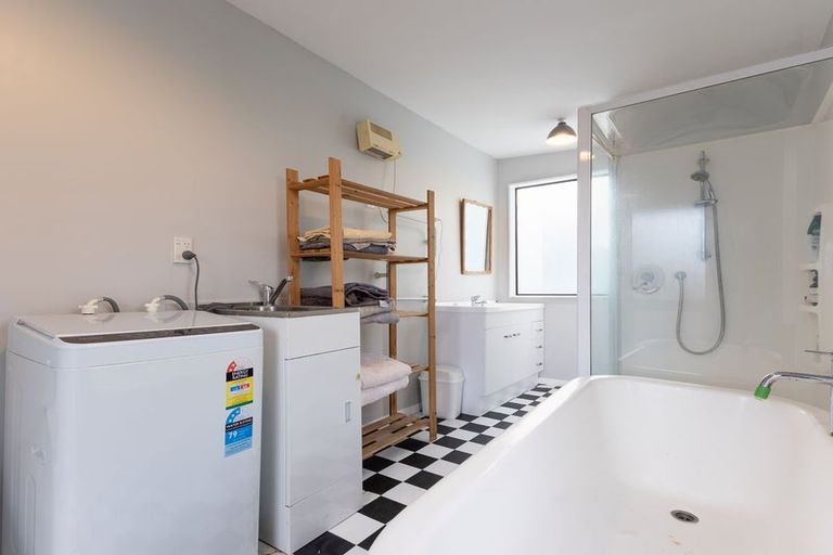 Photo of property in 36 Renown Road, Raumati South, Paraparaumu, 5032