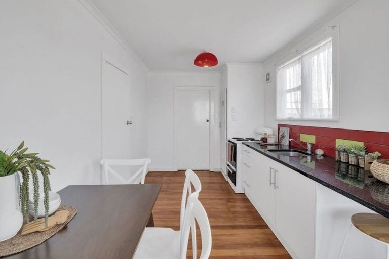 Photo of property in 33 Matipo Street, Castlecliff, Whanganui, 4501