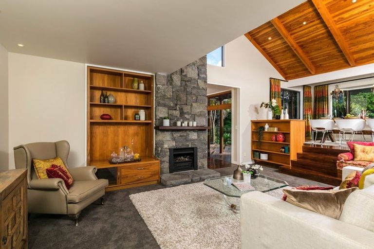 Photo of property in 1 The Knoll, Greenhithe, Auckland, 0632