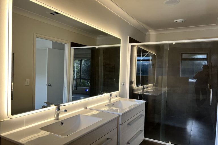 Photo of property in 13 Kimberly Grove, Greenhithe, Auckland, 0632