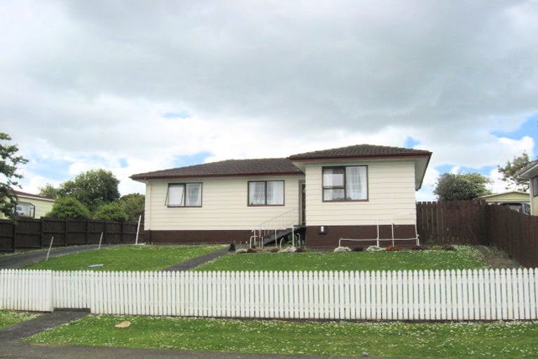 Photo of property in 4 Ririno Place, Manurewa, Auckland, 2102