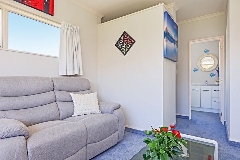 Photo of property in 9 Claridge Place, Taradale, Napier, 4112