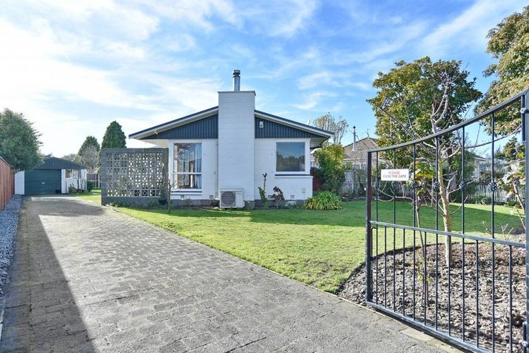 Photo of property in 6 Fairmont Place, Hornby, Christchurch, 8042