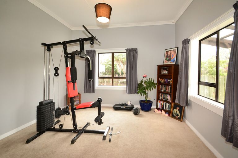 Photo of property in 2a Neill Street, Green Island, Dunedin, 9018