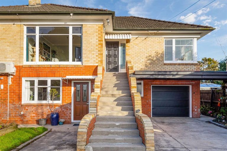 Photo of property in 7 Waterfront Road, Mangere Bridge, Auckland, 2022