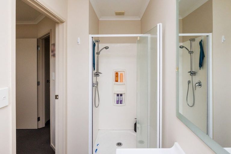 Photo of property in 15 Chestnut Close, Kelvin Grove, Palmerston North, 4414