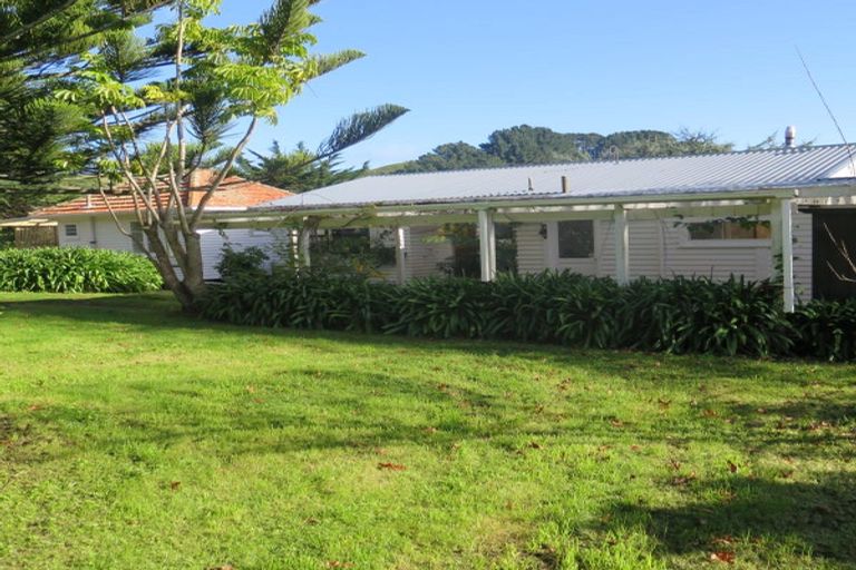 Photo of property in 106 Valley Road, Paraparaumu, 5032