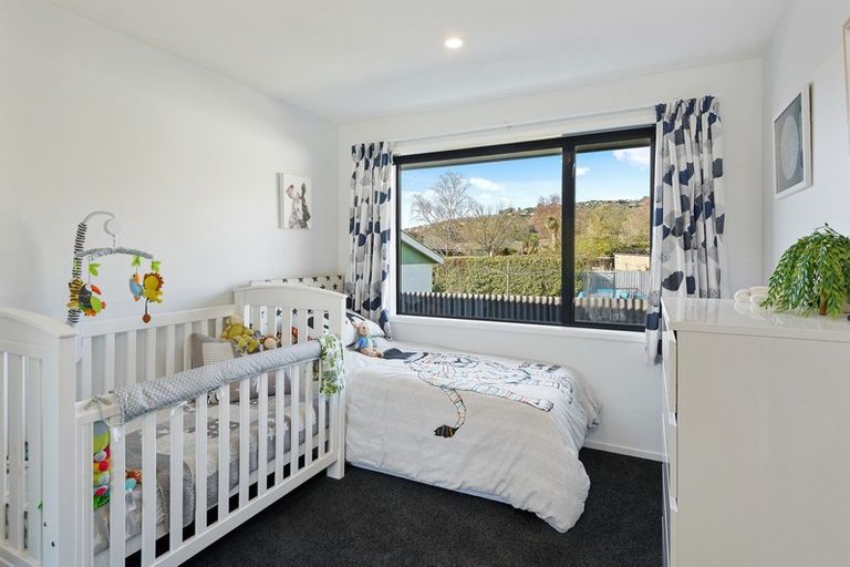 Photo of property in 8 Laing Crescent, Heathcote Valley, Christchurch, 8022