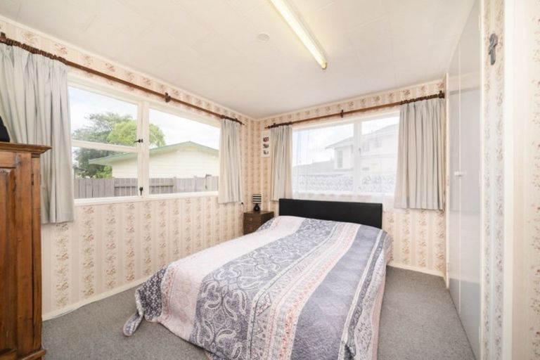 Photo of property in 33 Suzanne Grove, Kelvin Grove, Palmerston North, 4414