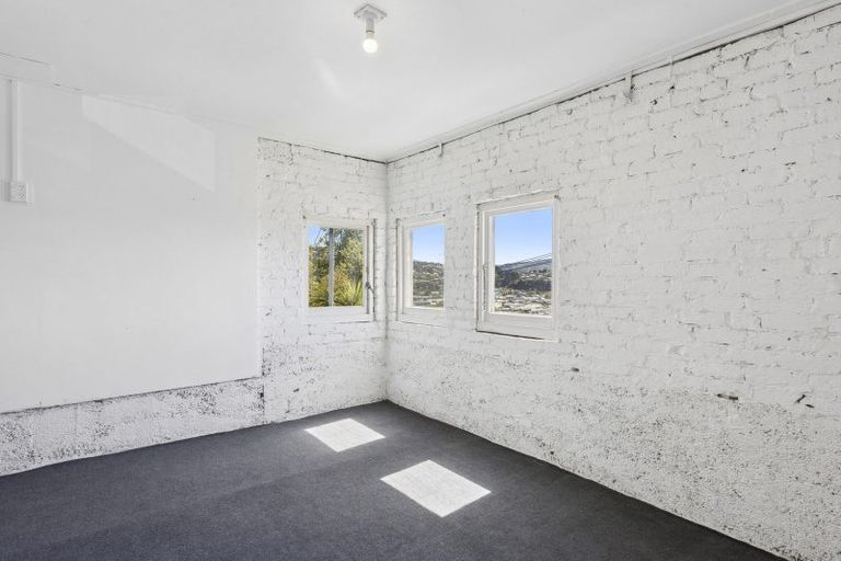 Photo of property in 42 Easther Crescent, Kew, Dunedin, 9012
