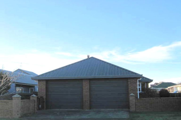 Photo of property in 19 Sydney Street, Windsor, Invercargill, 9810