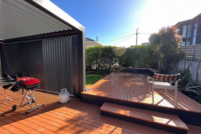 Photo of property in 1/5 Gulf View Road, Murrays Bay, Auckland, 0630