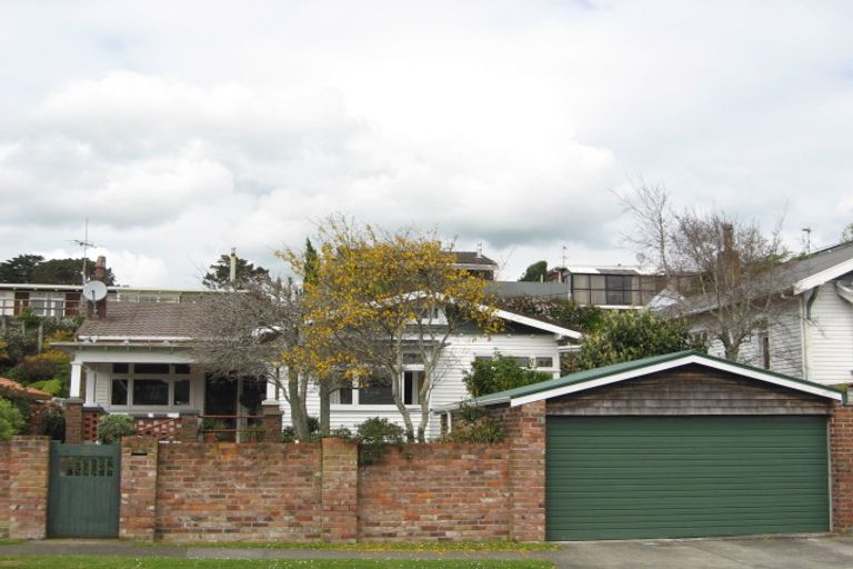 Photo of property in 22 Gilbert Street, New Plymouth, 4310