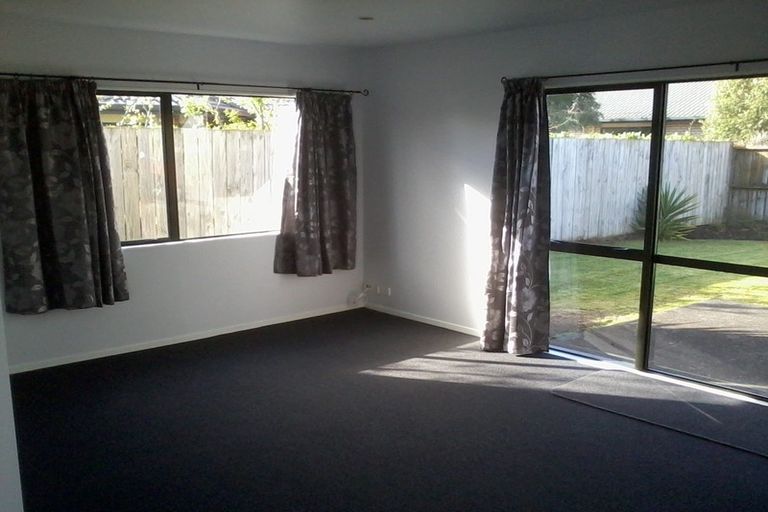 Photo of property in 12 O'sullivan Place, Waiuku, 2123