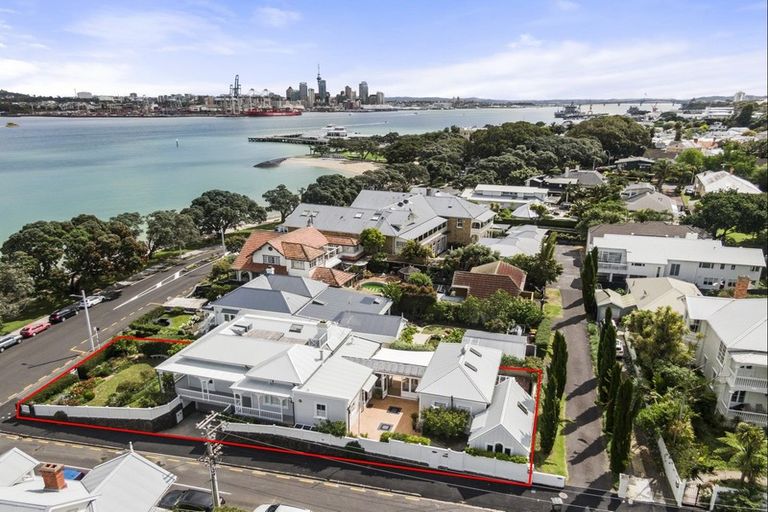 Photo of property in 7 King Edward Parade, Devonport, Auckland, 0624