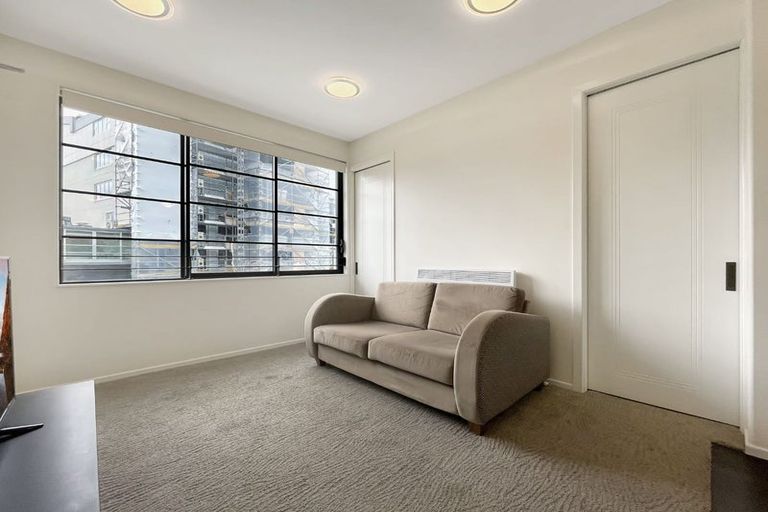 Photo of property in 303/3 Roxburgh Street, Mount Victoria, Wellington, 6011