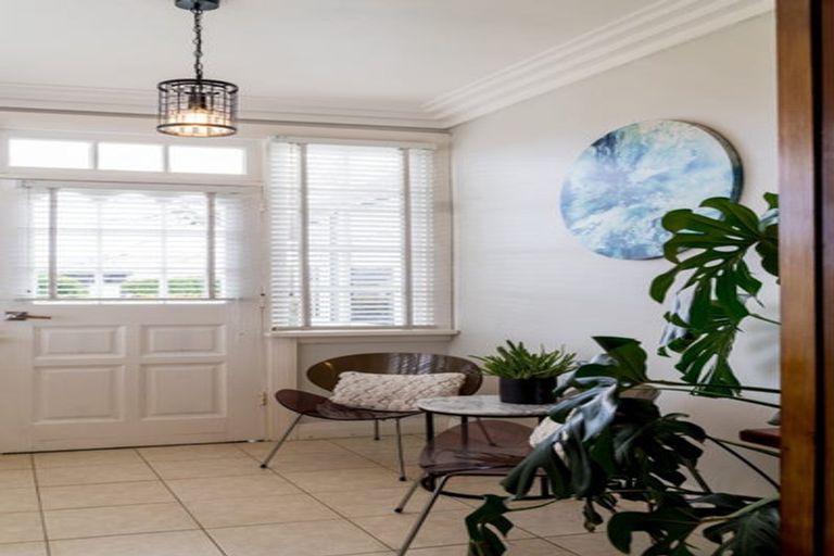 Photo of property in 19 Mornington Road, Balaclava, Dunedin, 9011