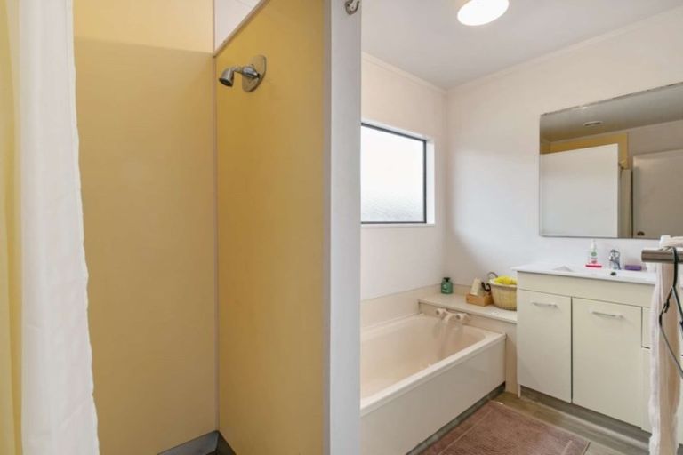 Photo of property in 60 Campbell Road, Mount Maunganui, 3116