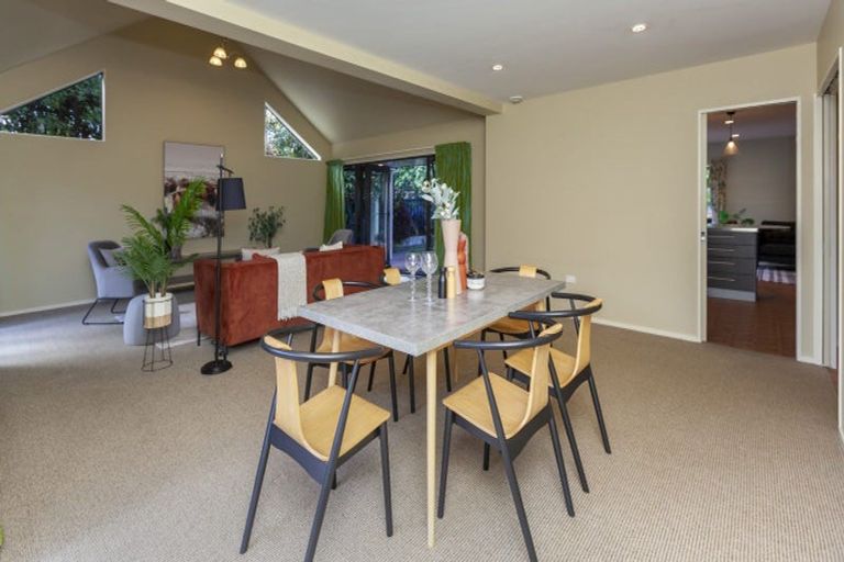 Photo of property in 2 Pukatea Close, Raumati Beach, Paraparaumu, 5032