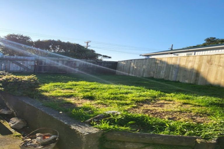 Photo of property in 21 Tarawera Road, Johnsonville, Wellington, 6037