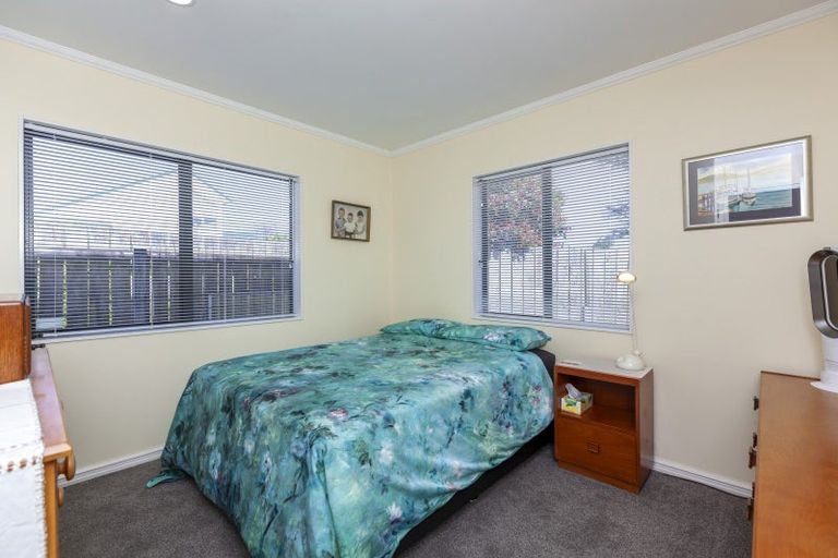 Photo of property in 5 Kotuku Drive, Paraparaumu Beach, Paraparaumu, 5032