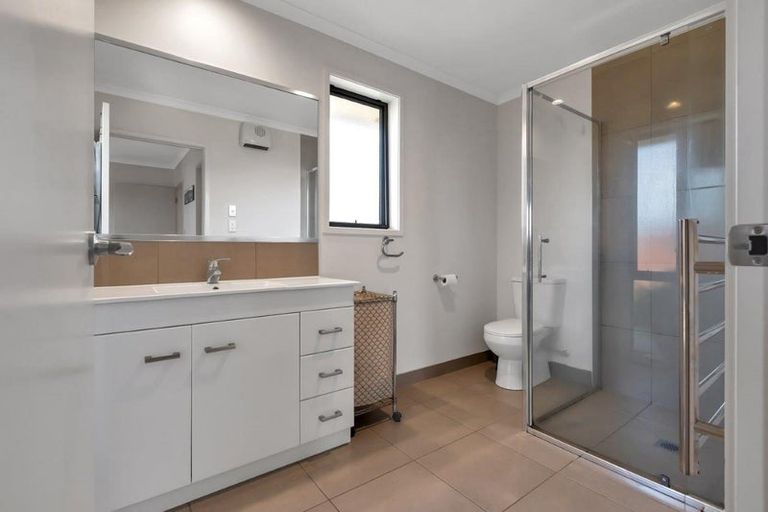 Photo of property in 59 Kowi Lakes Drive, One Tree Point, 0118