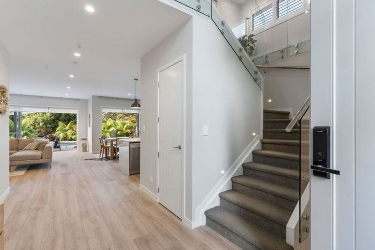 Photo of property in 284e Schnapper Rock Road, Schnapper Rock, Auckland, 0632