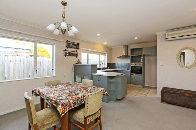 Photo of property in 30a Lee Road, Taradale, Napier, 4112