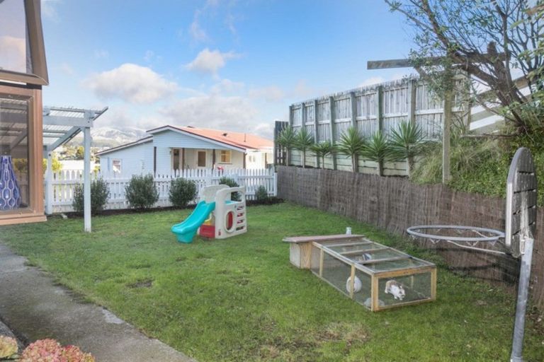 Photo of property in 7 Sombrero View, Ascot Park, Porirua, 5024