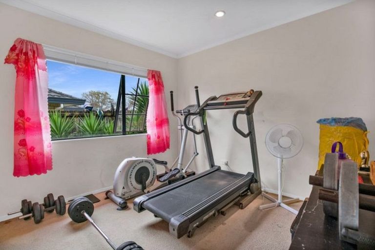 Photo of property in 17 Glenpark Place, Favona, Auckland, 2024