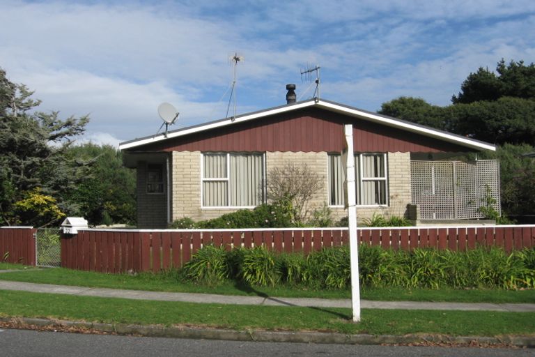 Photo of property in 22 Garden Road, Raumati Beach, Paraparaumu, 5032