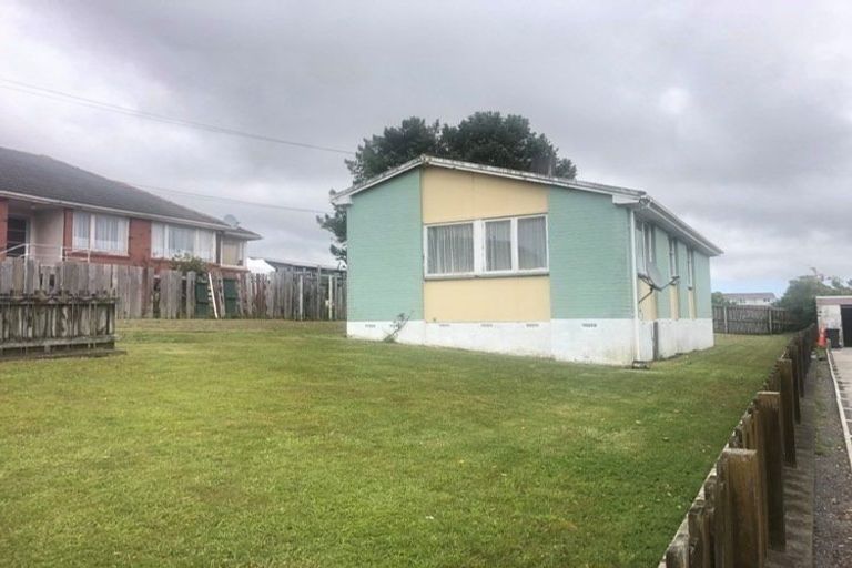 Photo of property in 8 Justine Street, Cannons Creek, Porirua, 5024