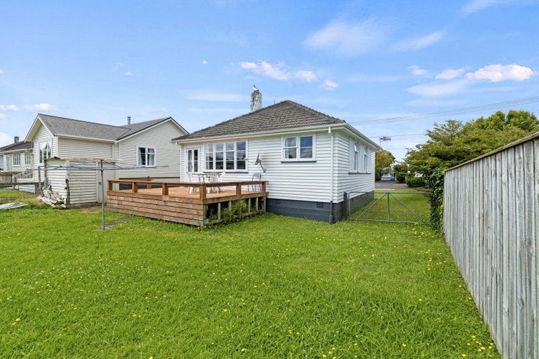 Photo of property in 22 Bell Street, Marton, 4710