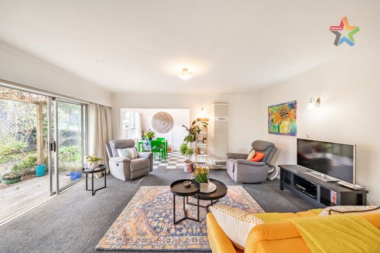 Photo of property in 94 Horoeka Street, Stokes Valley, Lower Hutt, 5019