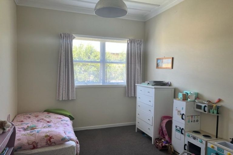 Photo of property in 13 High Street West, Waitara, 4320