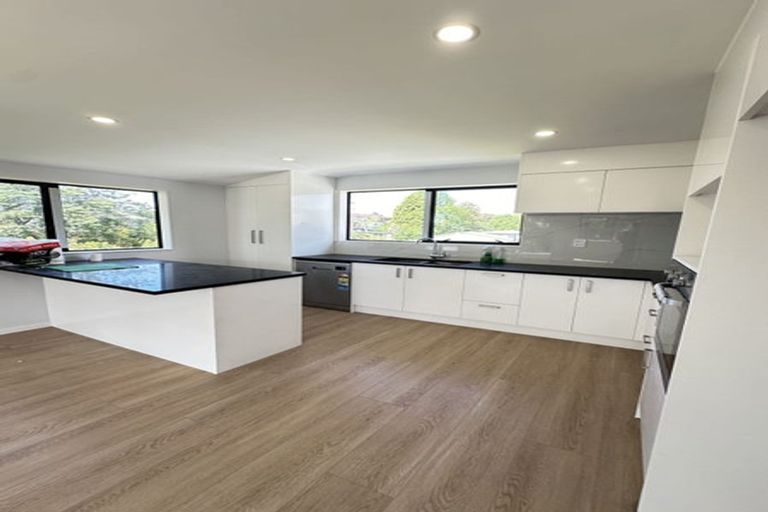 Photo of property in 27a Kelwyn Road, Kelston, Auckland, 0602