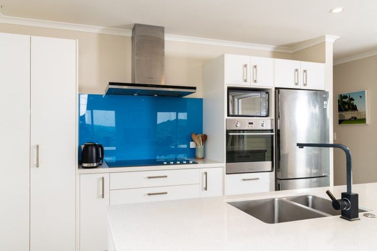 Photo of property in 7 Waikowhai Place, Raglan, 3225