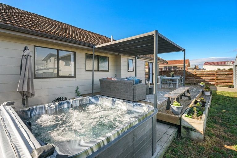 Photo of property in 22 Tawhara Place, Edgecumbe, 3120